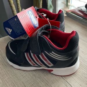 Toddler boys Adidas Shoes size 6